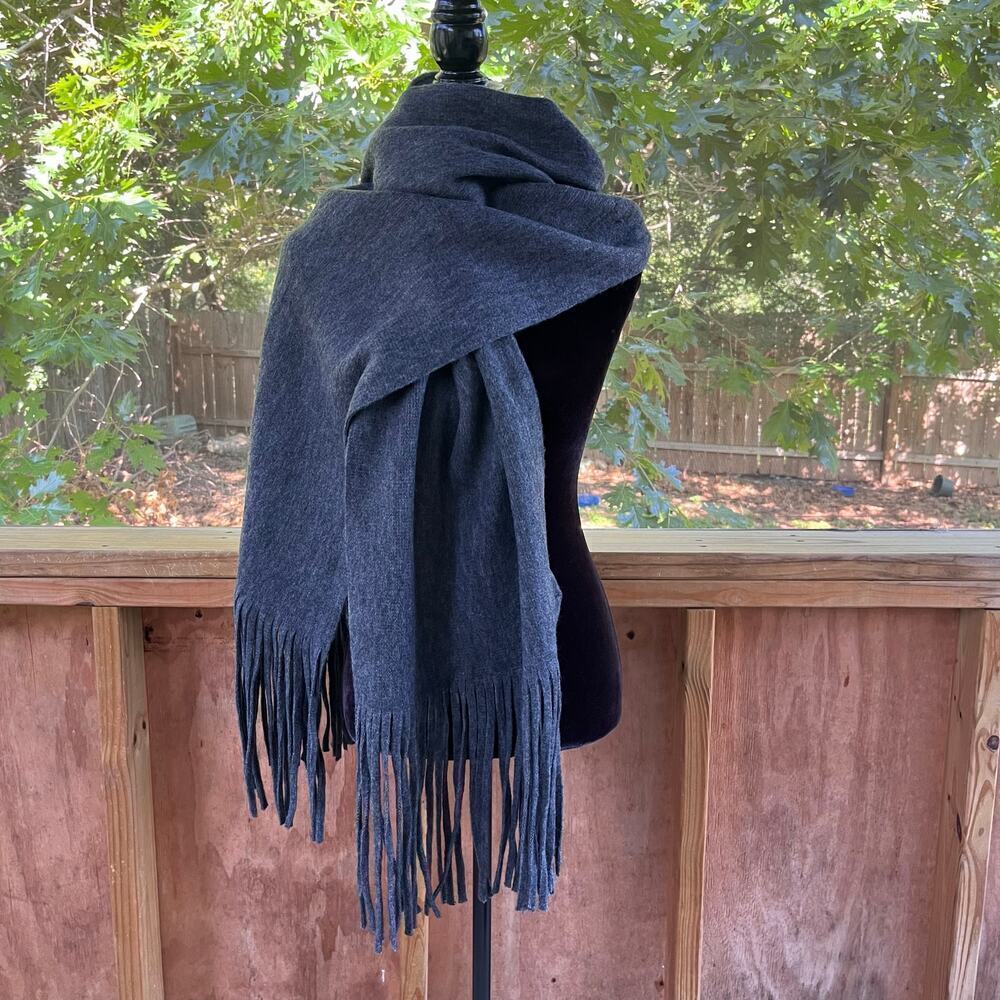 Lucky Brand Women's Grey Fringe Trim Long Scarf. NEW